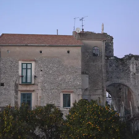 Palazzo Della Marra Bed and breakfast 3*