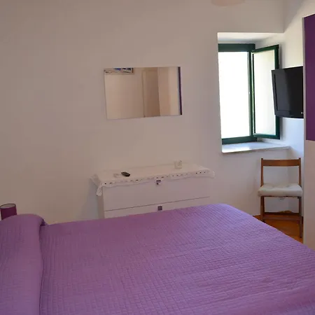Palazzo Della Marra Bed and breakfast 3*