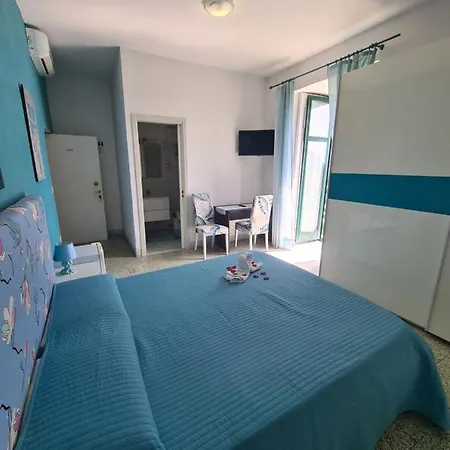 Palazzo Della Marra 3*