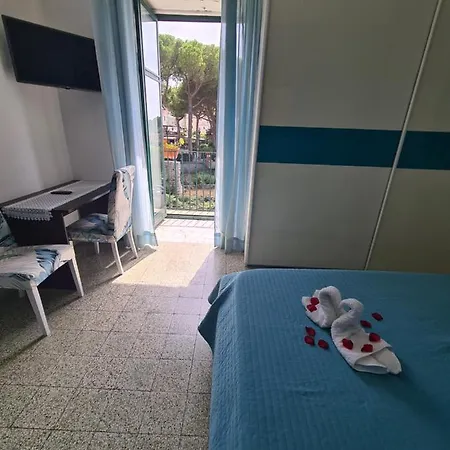 Palazzo Della Marra Bed & Breakfast 3*
