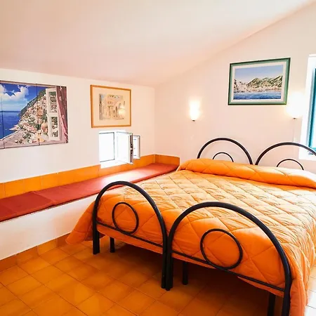 Palazzo Della Marra Bed & Breakfast 3*