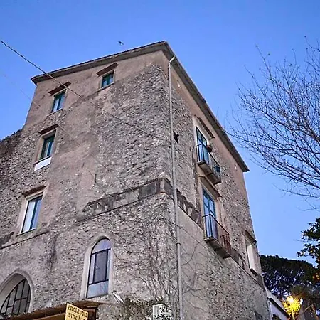 ベッド・アンド・ブレックファスト Palazzo Della Marra