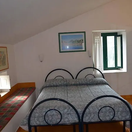 Palazzo Della Marra 3*